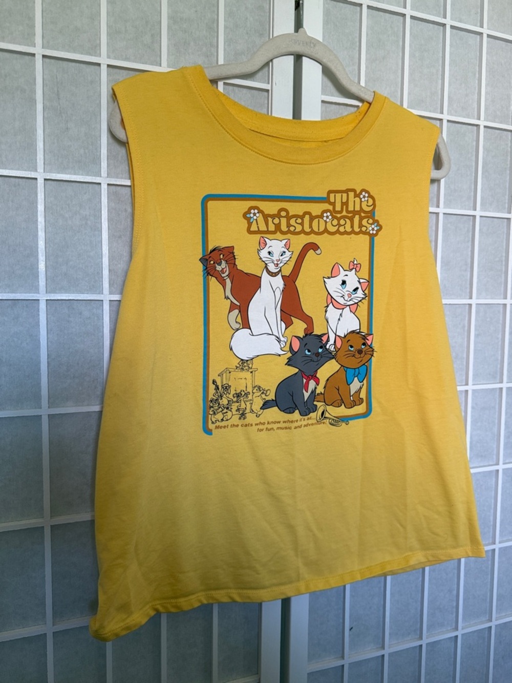 Disney The Aristocats Yellow Graphic Cat Sleeveless Top - Size L - Picture 2 of 5
